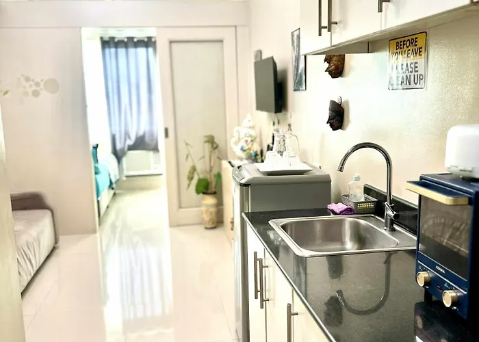 Vince Era Staycation Hostel Manila